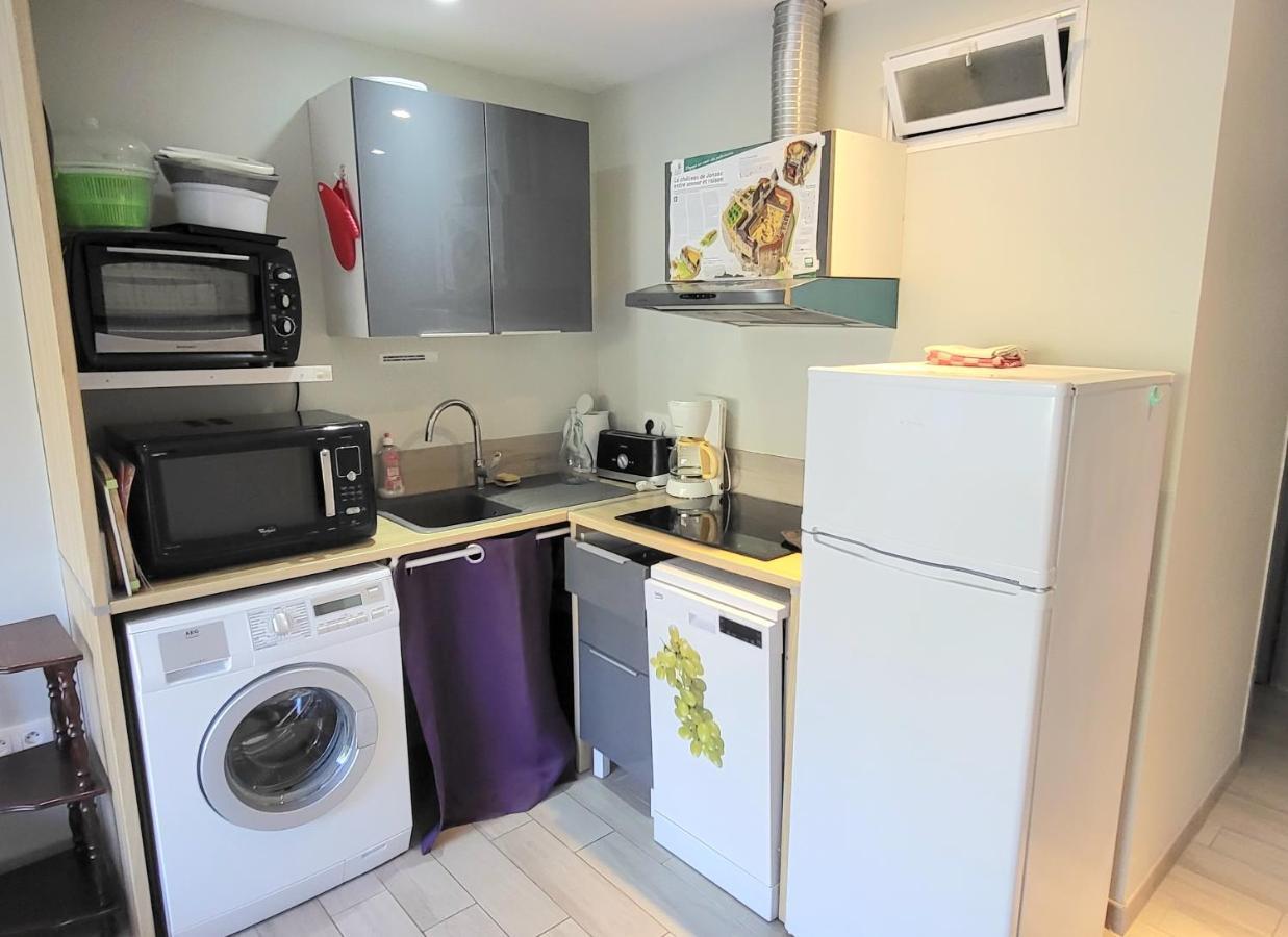 Residences Les Sansonnets "Appartements & Studios" Жонзак Екстериор снимка