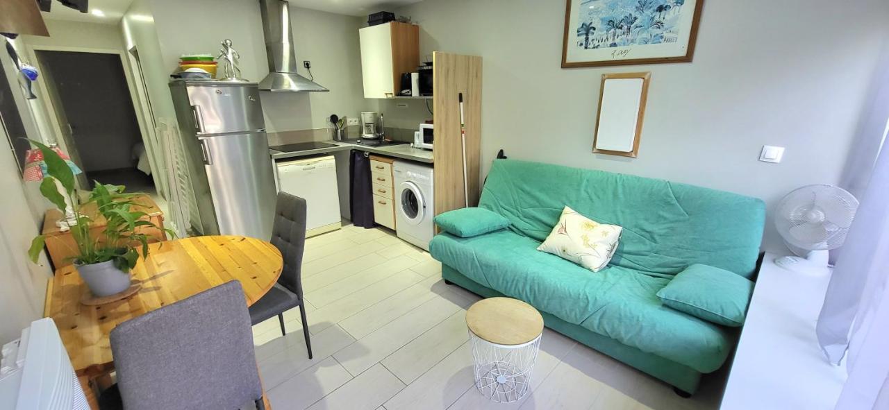 Residences Les Sansonnets "Appartements & Studios" Жонзак Екстериор снимка