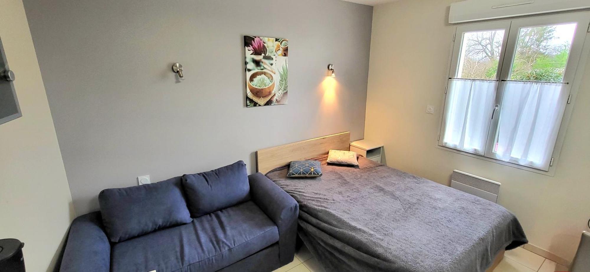 Residences Les Sansonnets "Appartements & Studios" Жонзак Екстериор снимка