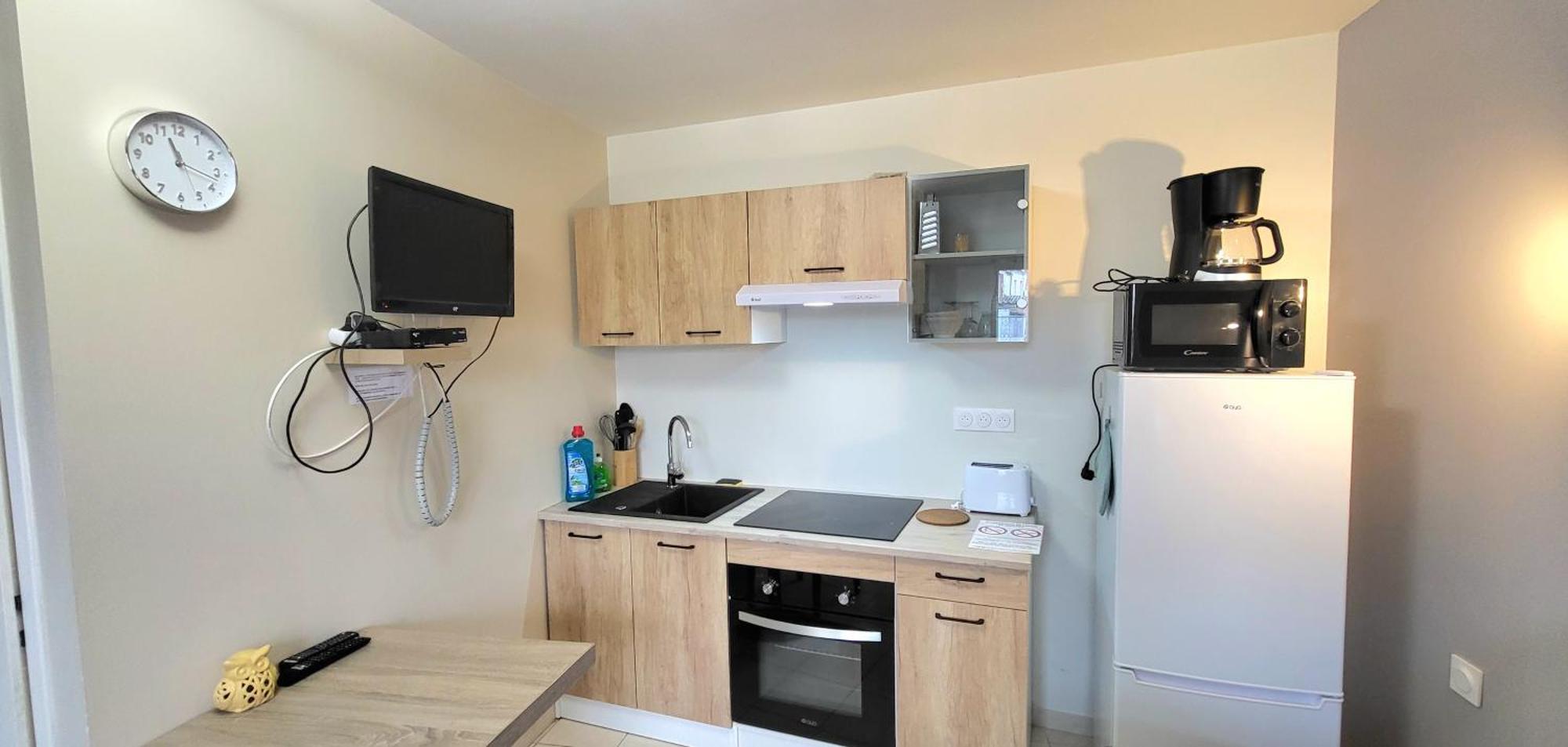 Residences Les Sansonnets "Appartements & Studios" Жонзак Екстериор снимка