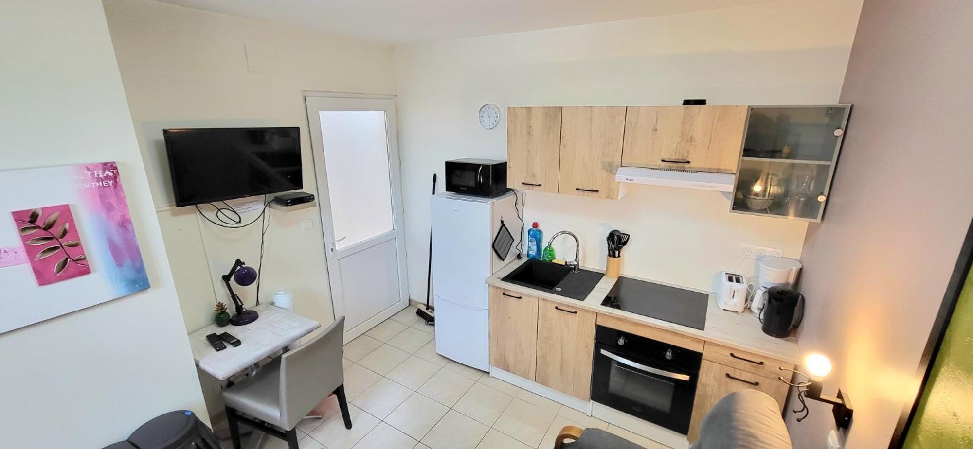 Residences Les Sansonnets "Appartements & Studios" Жонзак Екстериор снимка