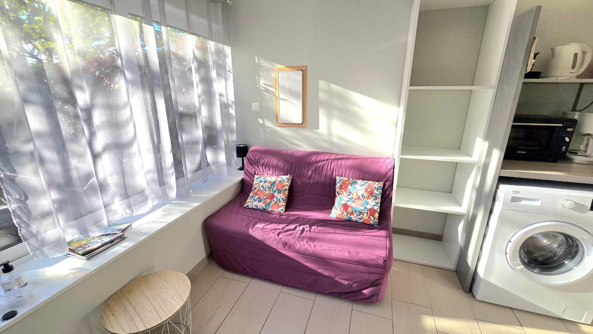 Residences Les Sansonnets "Appartements & Studios" Жонзак Екстериор снимка